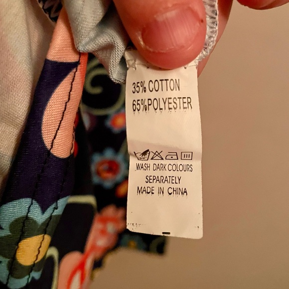 Ladies sz S-L Flower Power and Peace Dress - Picture 5 of 5